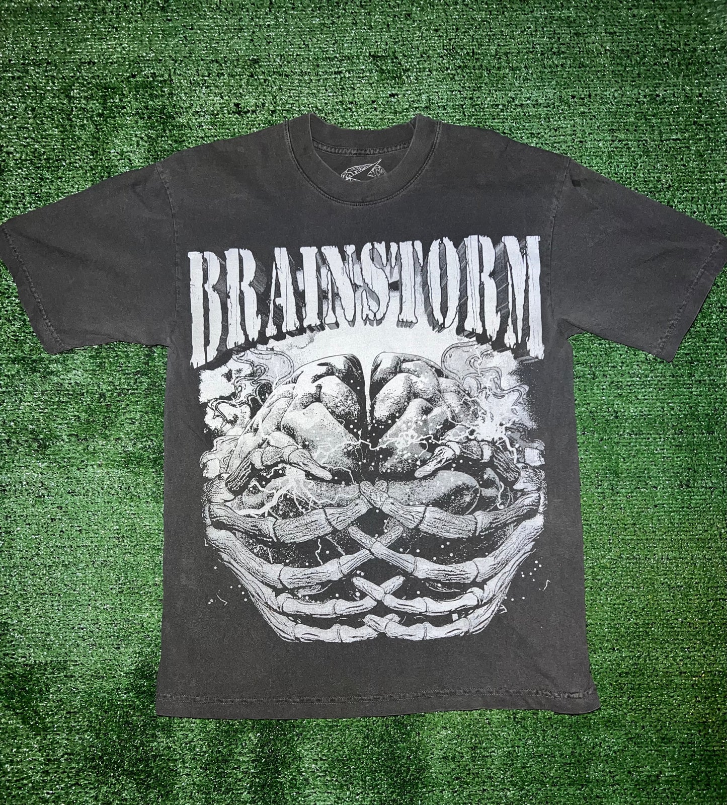 BRAINSTORM SKELETON HANDS TEE